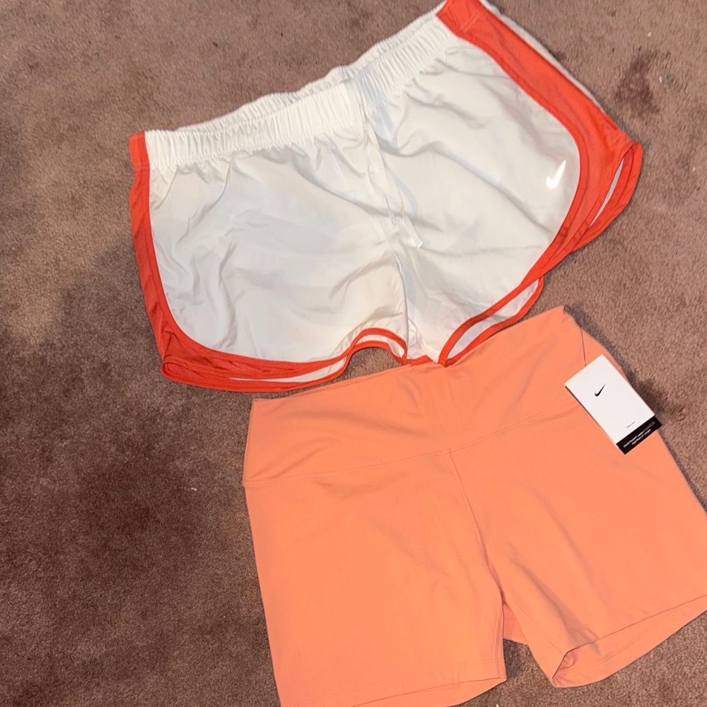 Nike Women's Athletic Shorts NEW XXL Shorts & Spandex